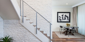 Каменная стена у лестницы фото 3D панели RKS SLATE Кварцит White Quartz Modern купить (3)