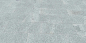 Гранитная плитка RKS SLATE Грей перл термо 600х300х30 (фотоотзыв, крыльцо) БГТУ Шухова Белгород (3)